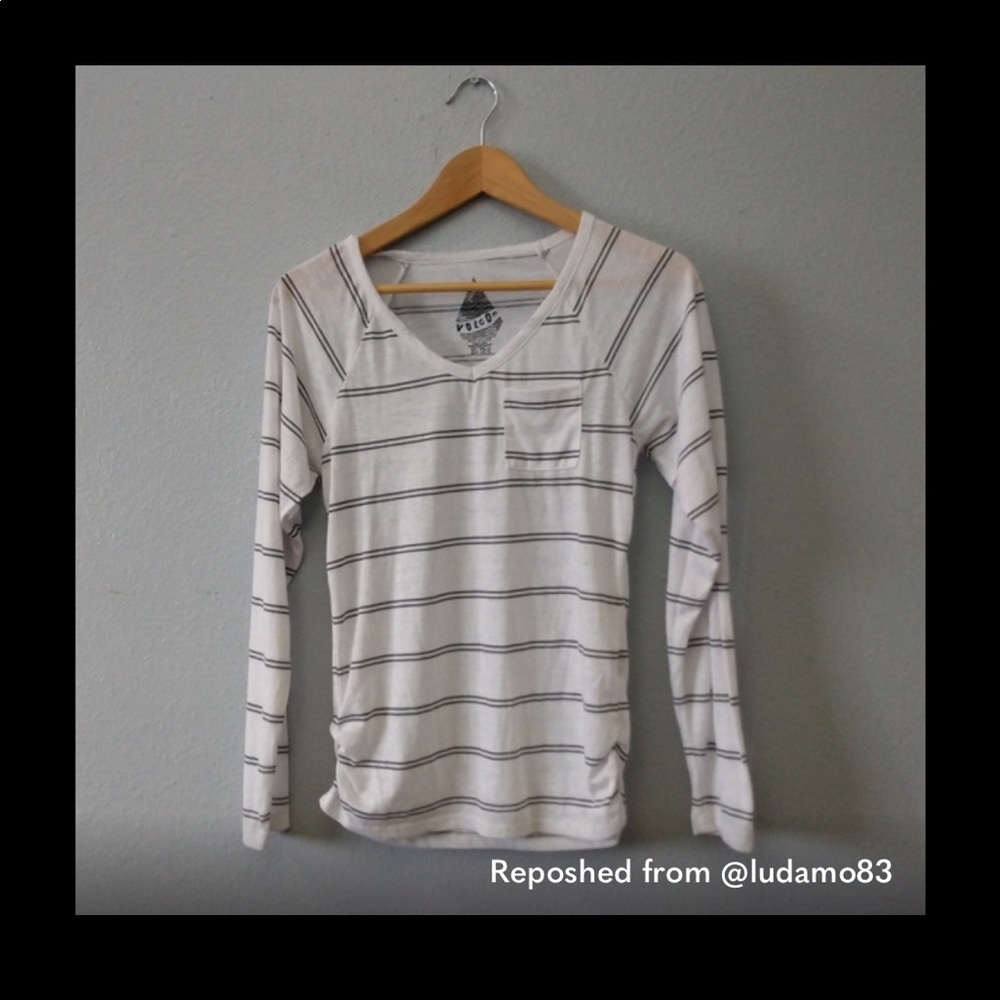 Volcom XS Gray & White Shirt